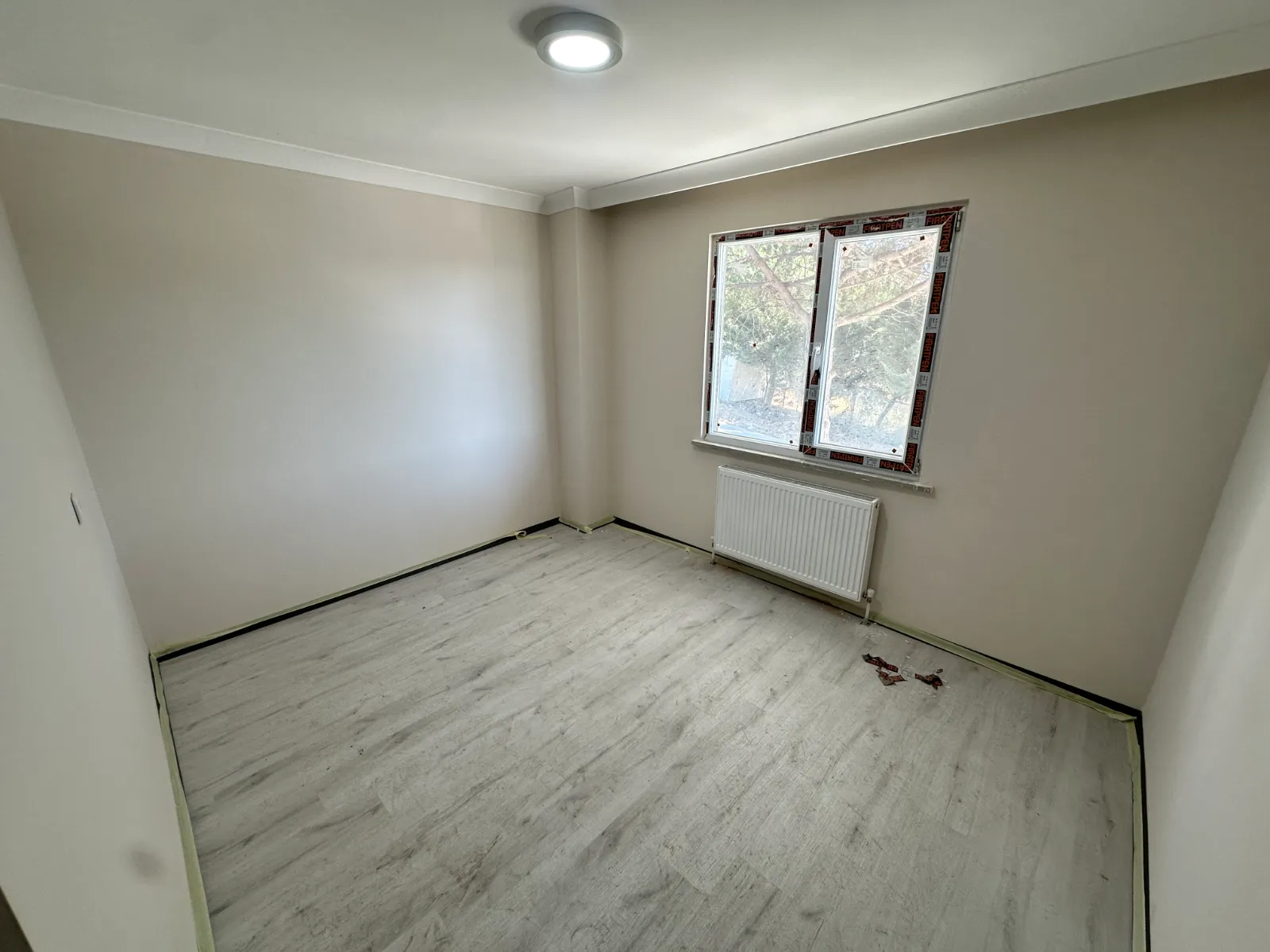 KARLIBAYIR MAHALLESİNDE SATILIK 2+1 TEMİZ DAİRE KOD(1013)